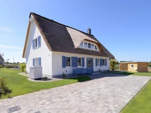 Strandbank in Groß Schwansee, Deutschland