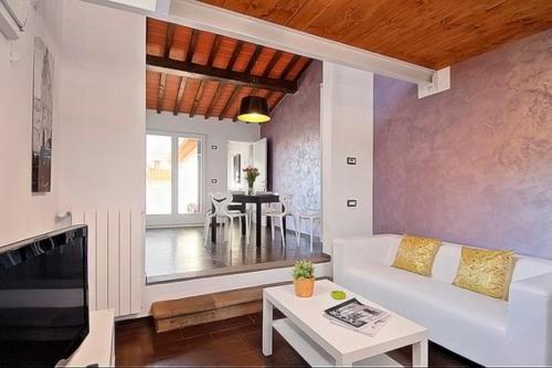 Apartments Florence - San Gallo Suite VII with balcony - image 3