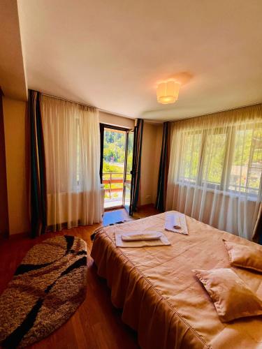 Pensiunea Roua in Poiana Tapului