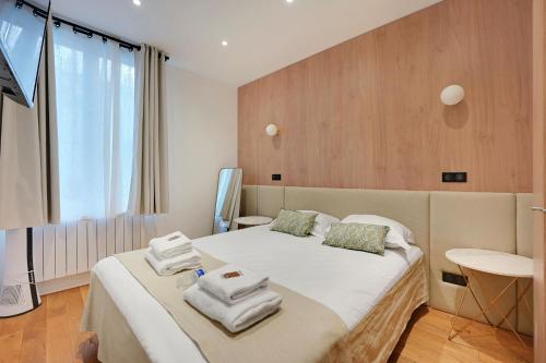 Charming apartment with terrasse - 1BDR- 6P - Sacré-Cœur, Parigi