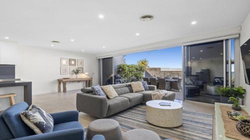 Beachfront #12 - Direct Beach Access, Pet Friendly, 5Bed 4Bath, Sapphire Beach (foto 5)
