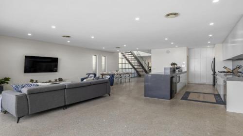 Beachfront #12 - Direct Beach Access, Pet Friendly, 5Bed 4Bath, Sapphire Beach (foto 10)