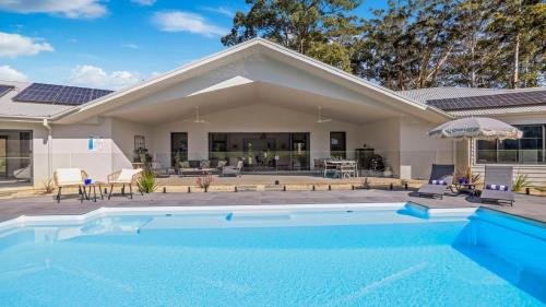 Koala Lane - Family, Pool, Sleeps 10, Luxe