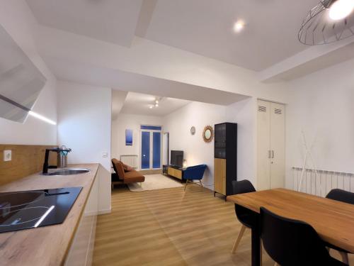 MILA I Local Rentss - image 14