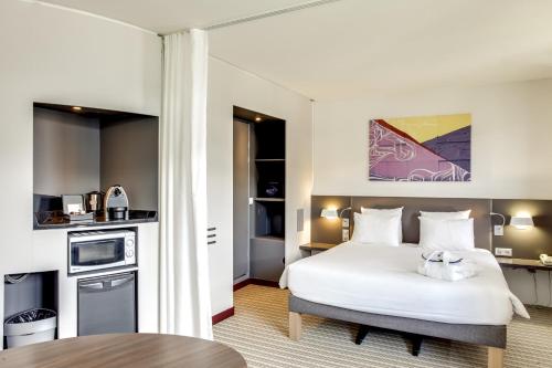 Novotel Suites Paris Stade de France - image 11