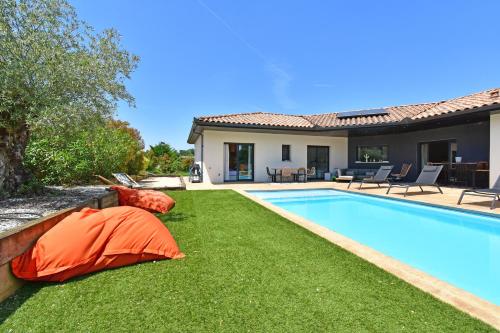 Villa Miluva - Maison climatisée avec piscine gîte à louer Villariès
