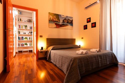 Orange Nest, Rom