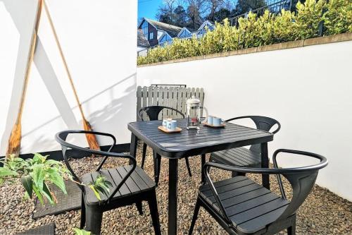 No2 Old Station's Masters House No2 Old Station's Masters House