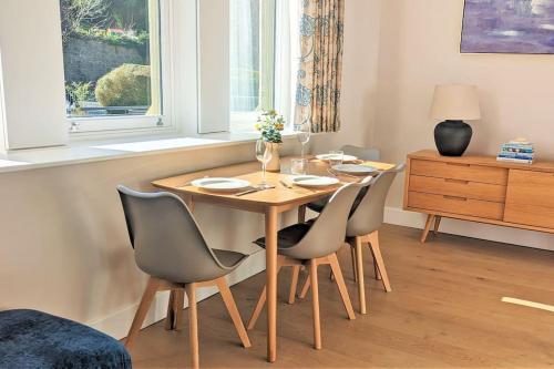 No2 Old Station's Masters House No2 Old Station's Masters House