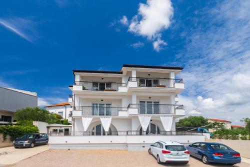 Superior One-Bedroom Apartment with Balcony