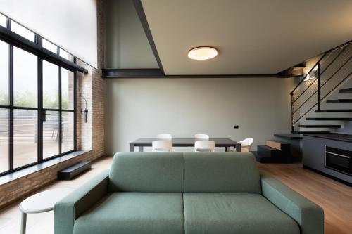 Venice Penthouse - Loft with Canal View, Venezia (foto 9)