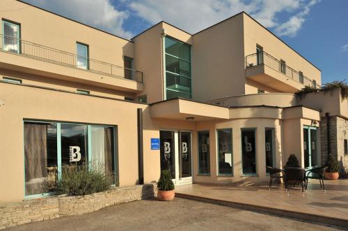 . Hotel Branco