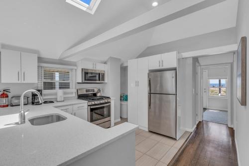 Welcome to Manasquan Beach 2 - Steps to the Sand in Manasquan (NJ)