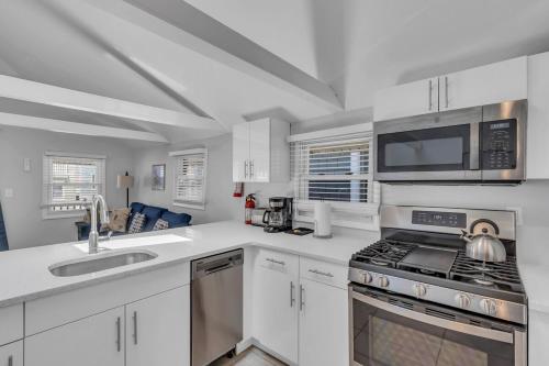 Welcome to Manasquan Beach 2 - Steps to the Sand in Manasquan (NJ)