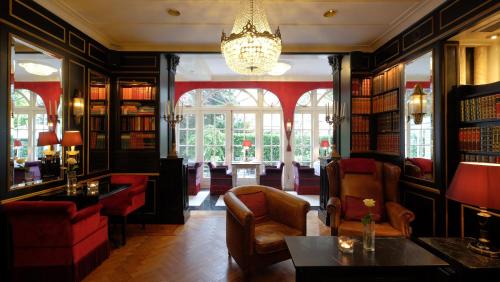 Apollofirst Boutique Hotel - image 12