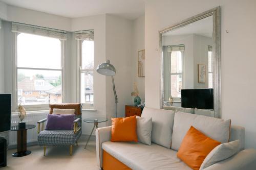 Spacious Duplex Flat West London for Families & Groups, Londra