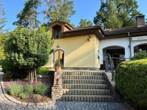 A szálláshely kívülről, Resort-Restaurant Stilec in Kamenný Újezd