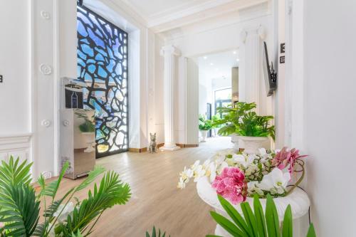 Exterior view, ADIRA Marseille Montgrand 2 etoiles in 06. Castellane et Préfecture