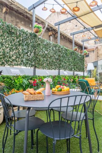 Exterior view, ADIRA Marseille Montgrand 2 etoiles in 06. Castellane et Préfecture