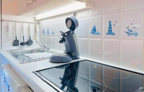 кухня, Stunning Apartment In Bredene With Wifi in Бредене