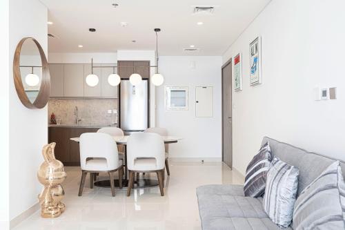 LUX Spacious 1 BR - Beachfront and Seaview, Dubaj (fotografie 2)