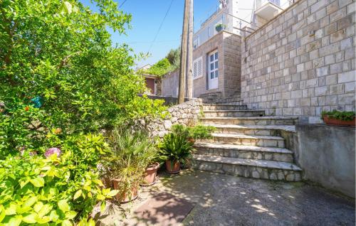 Beautiful Apartment In Sustjepan