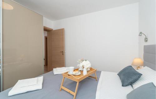 Beautiful Apartment In Sustjepan