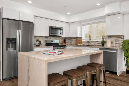 Cozy 3 BR Townhouse with Balcony, Los Angeles (fotografie 7)