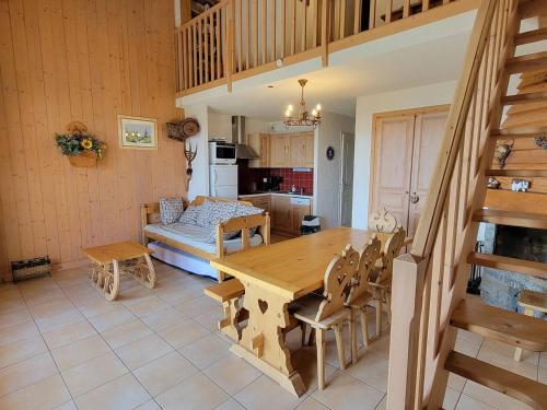 Duplex 8pers avec Balcon Sud, Cheminée, WIFI Gratuit - Animaux admis - Parking & Ménage en option - FR-1-393-63, Saint-Michel-de-Chaillol