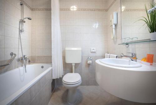 Rubin Sunny Hotel by Valamar - image 12