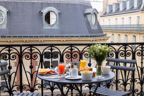 View, Le Belmont Champs Elysees in 16th - Trocadero