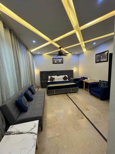 Hotel Holiday Lahore in Lahore