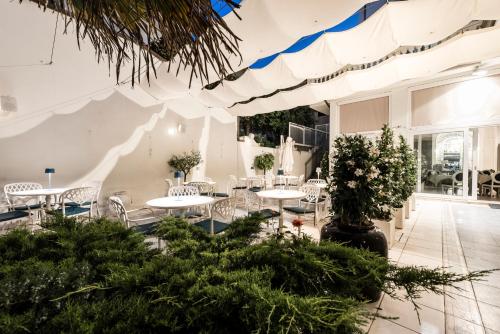 Ресторан, Hotel London in Віареджо