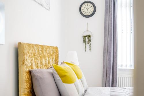 Luxury 4 Bedroom Apartment Southsea - Free Parking, Brighton and Hove