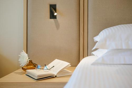 Double or Twin Room with Panoramic View image 6