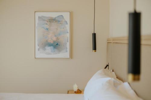 Double or Twin Room with Sea View image 3
