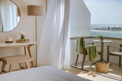 Double or Twin Room with Side Sea View image 5