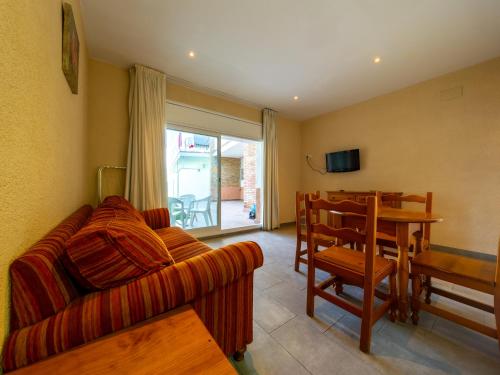 One-Bedroom Apartment with Garden View (2-4 Adults) image 5
