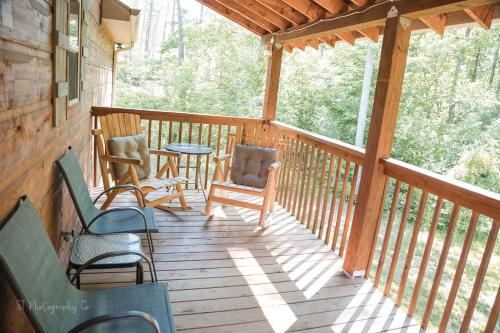 A Creekside on the Bluff in Sevierville, USA