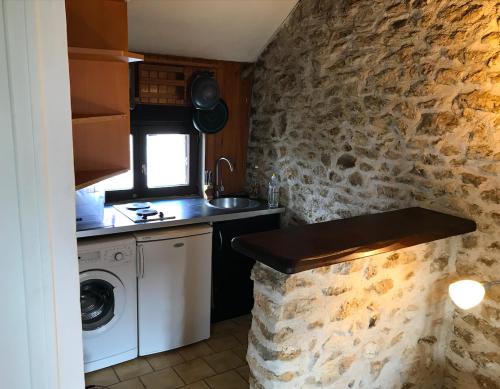 кухня, Appartement en pierre au calme in Вер-Сен-Дені