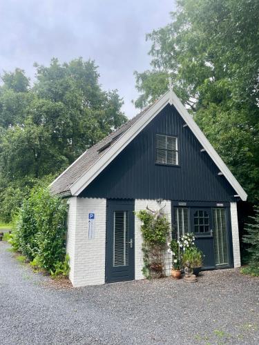 Exterior view of Goditi La Vita