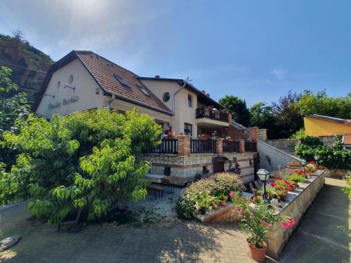 Paulay Borház és Vendégház