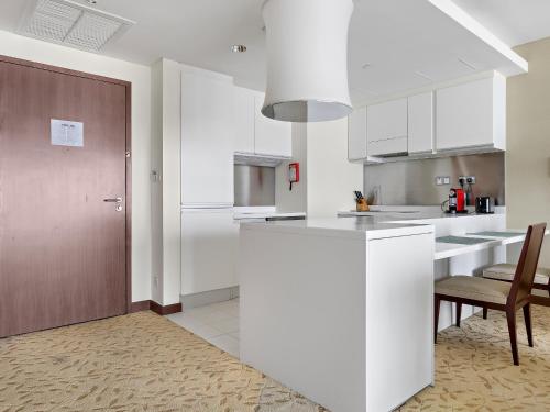 Stylish 1 BDR In Emaar Fashion Avenue-06 - image 12