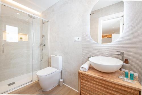 WintowinRentals Goleta Suites 2C - Tap to explore photos