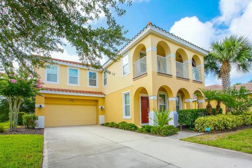 6 Bedroom Home with Private Pool Solterra Resort in Davenport, USA