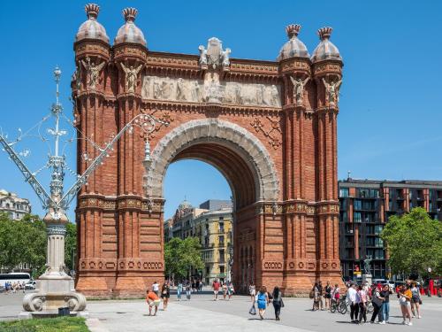Aspasios Arc de Triomf Apartments