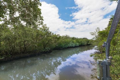 A Bird Lover & Fisherman's Dream Home – New Smyrna Beach, FL