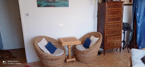 Villa avec piscine à Antibes Côte d'Azur (Villa avec piscine a Antibes Cote d'Azur) in Laval