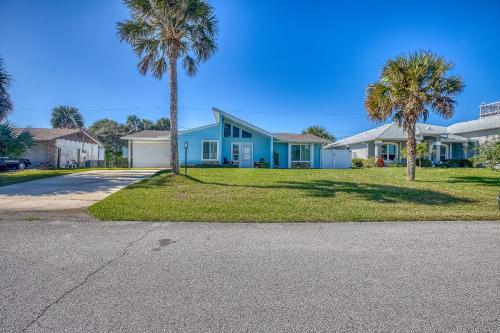 500 Steps to the Car Free Beach Quiet Residential Area 4604K in Edgewater, USA