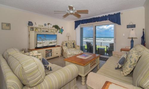 Colony Beach Club 102 - Ground Level Beachfront Sugar Sands Condo in Edgewater, USA